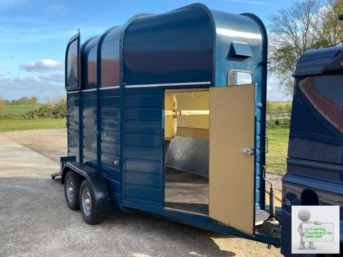 Bar/Catering/Pizza/Gin. Large Horse Box for conversion - IMMACULATE!!!!