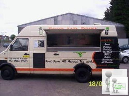 Mobile catering vehicle